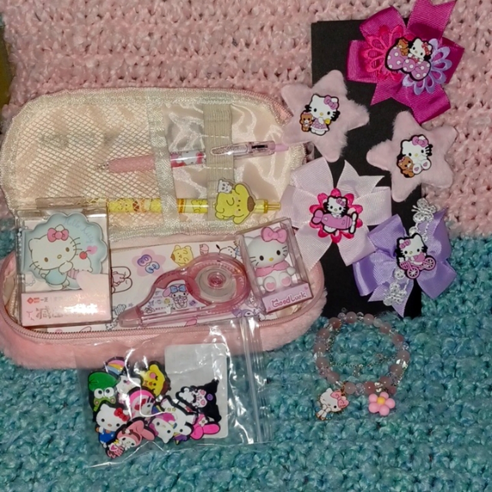 Hello Kitty's Delightful Cache - Picture 2 of 16